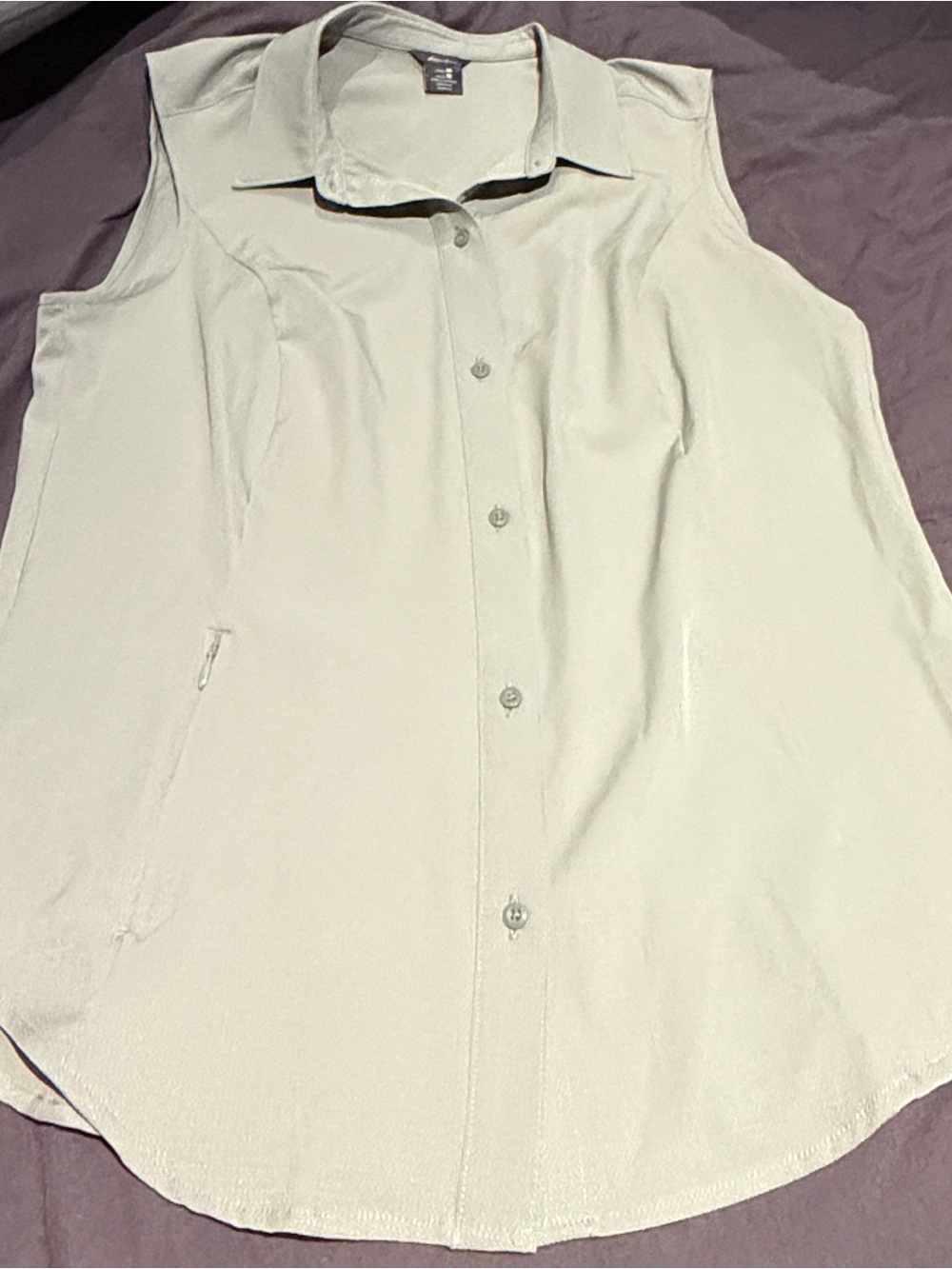 Eddie Bauer Button-Front Women’s Top - small front pocket Light Sage